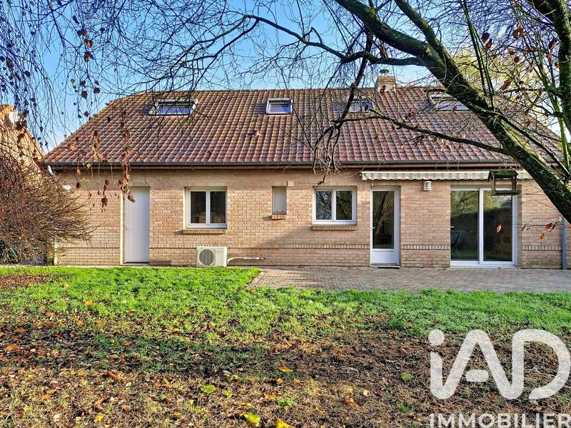Maison - 136 m² - 4 pièces