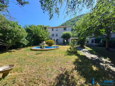 Maison - 200 m² - 10 pièces