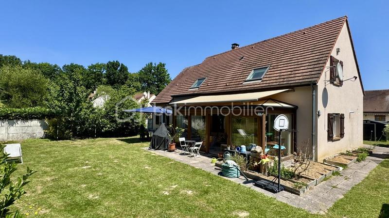 Maison traditionnelle - 223 m² - 8 pièces