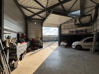 Local d'activité / Entrepôt - 150 m²