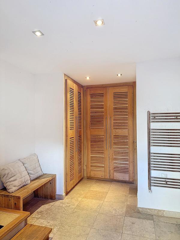 Maison - 340 m² - 8 pièces