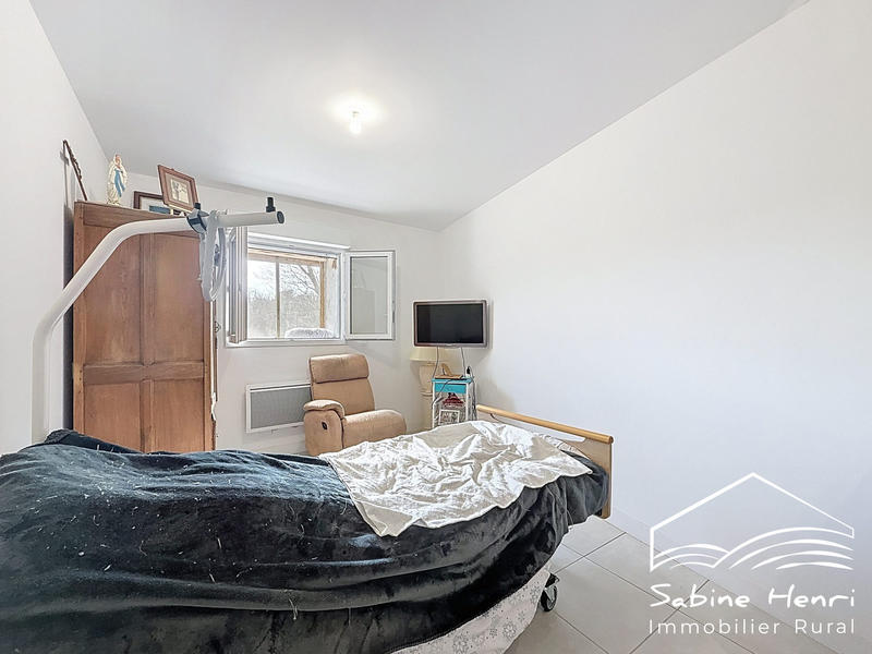 Maison - 235 m² - 10 pièces