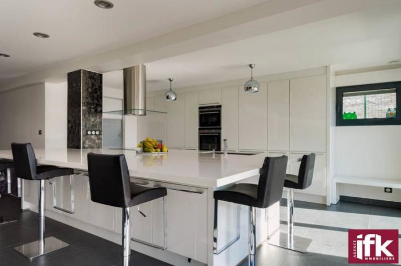 Propriété - 230 m² - 6 pièces