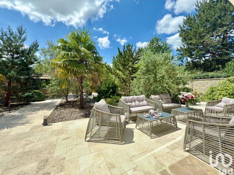 Maison - 304 m² - 5 pièces