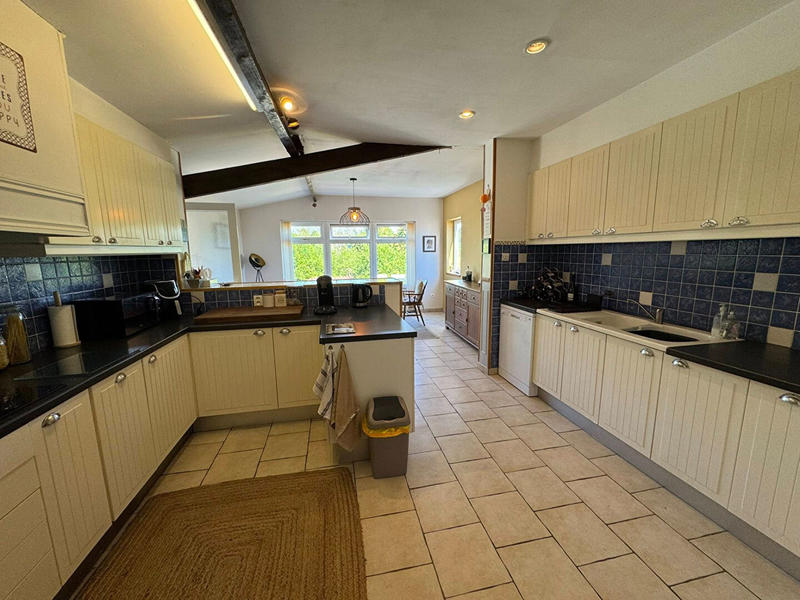 Maison - 151 m² - 6 pièces