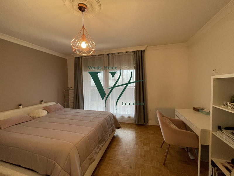 Villa - 302 m² - 10 pièces