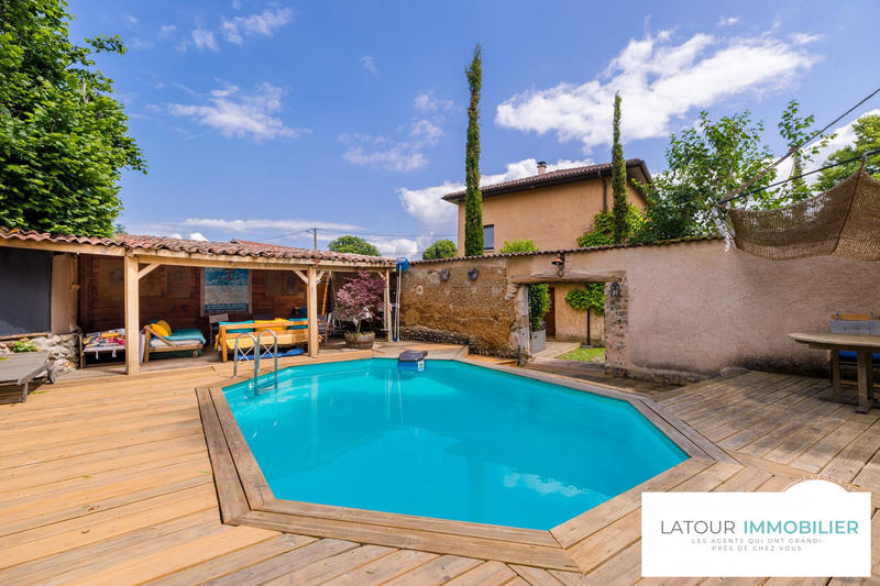 Maison - 220 m² - 10 pièces