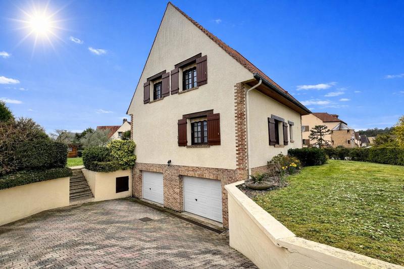 Maison - 183 m² - 6 pièces