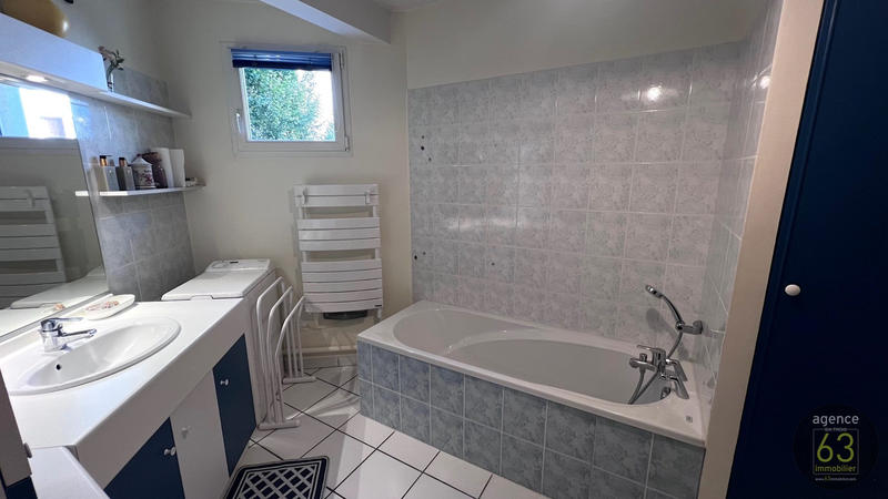 Appartement - 99 m² - 4 pièces