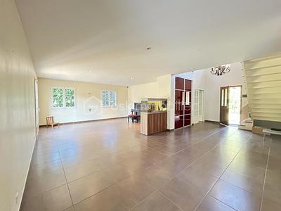 Villa - 235 m² - 8 pièces