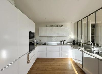 Appartement - 136 m² - 6 pièces