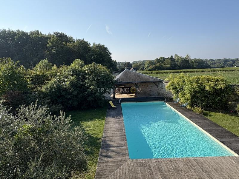 Maison - 375 m² - 7 pièces