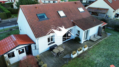 Maison - 99 m² - 4 pièces