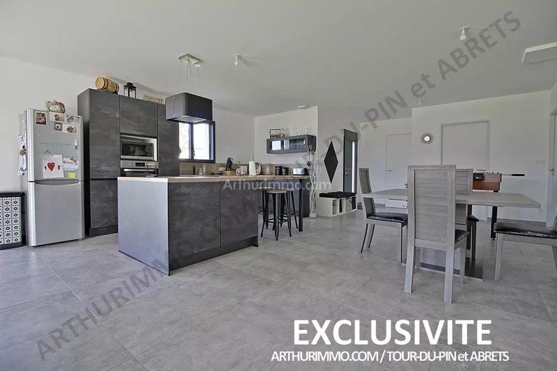 Maison - 99 m² - 4 pièces