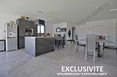 Maison - 99 m² - 4 pièces