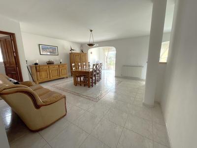 Maison - 240 m² - 5 pièces