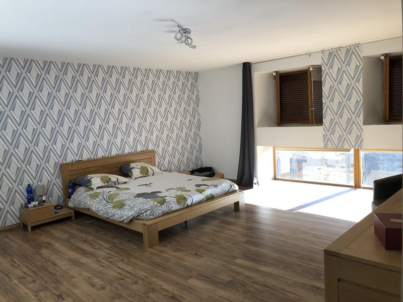 Maison - 300 m² - 6 pièces