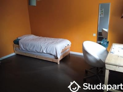 Chambre - 15 m² - 1 pièce