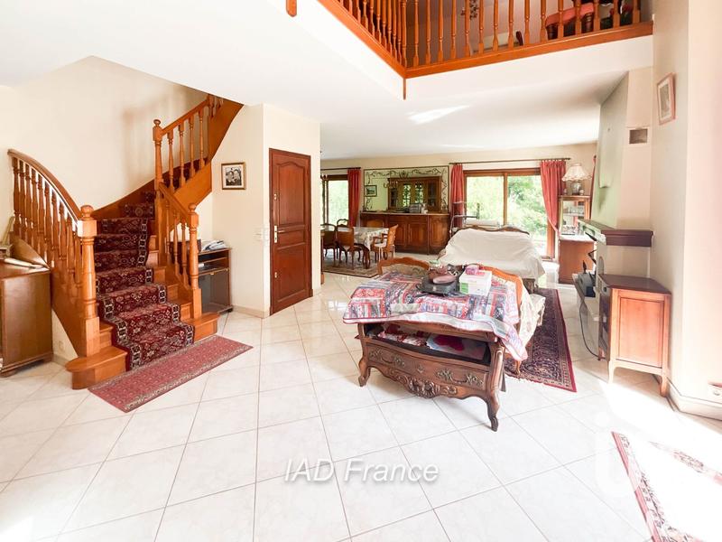 Maison - 232 m² - 9 pièces