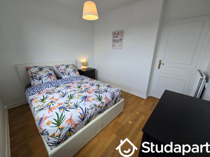 Chambre - 11 m² - 1 pièce