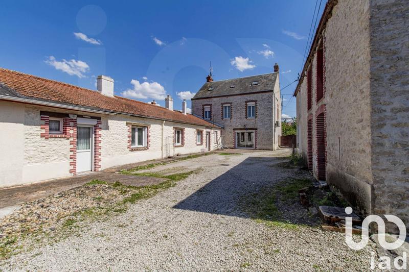 Maison - 330 m² - 15 pièces