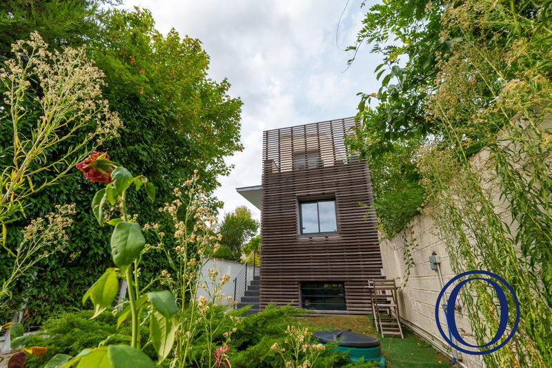 Appartement - 181 m² - 9 pièces