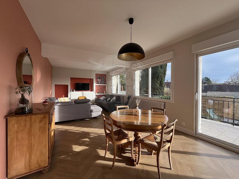 Maison - 140 m² - 8 pièces