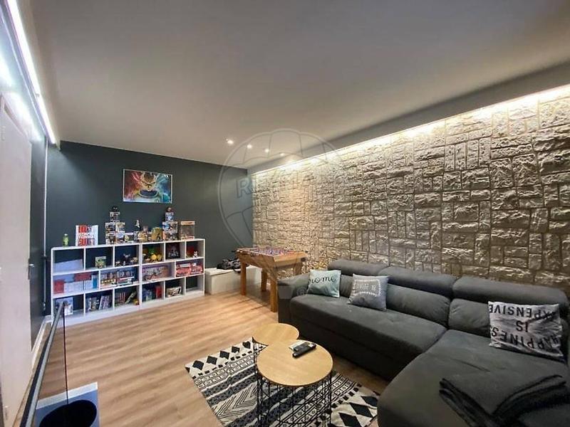 Maison - 178 m² - 8 pièces