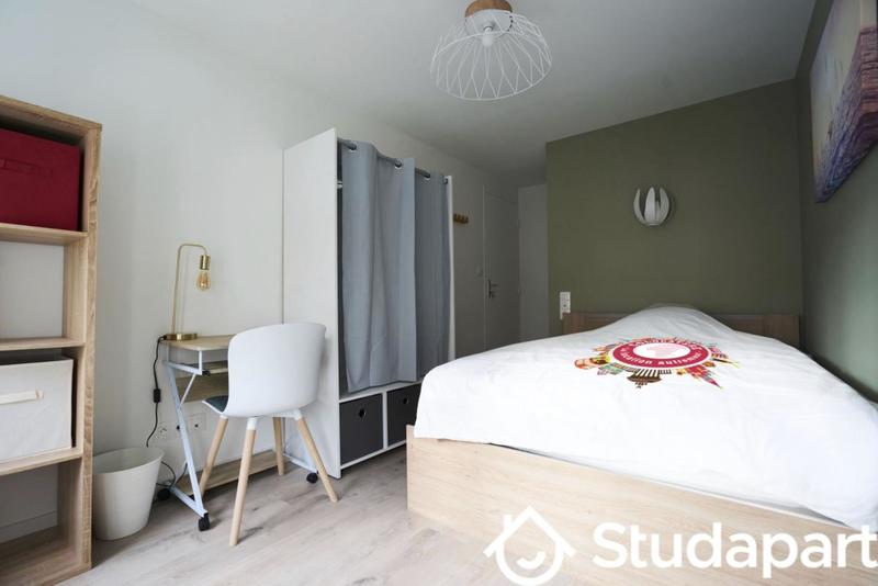 Chambre - 11 m² - 1 pièce