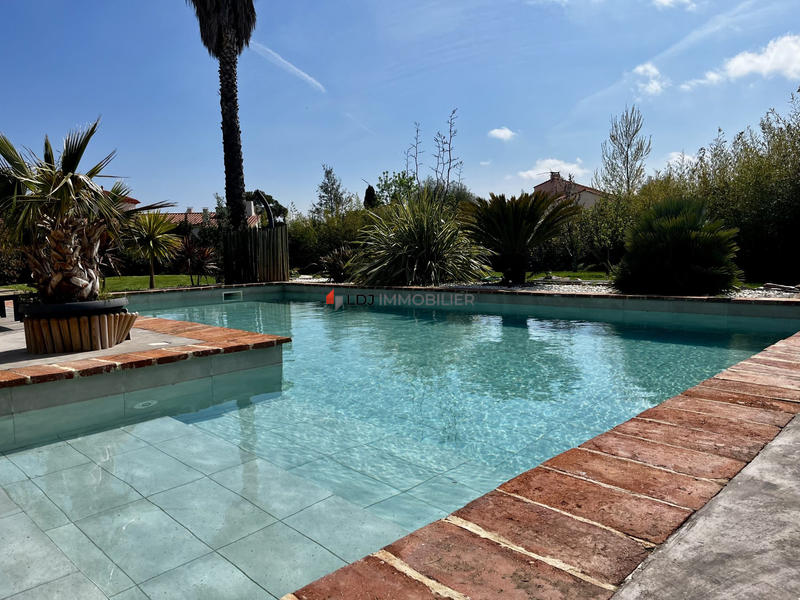 Maison - 210 m² - 5 pièces