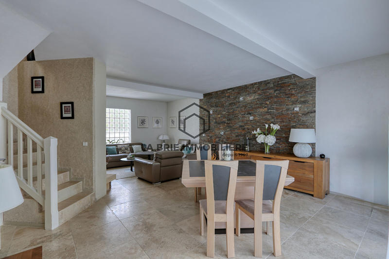 Maison - 131 m² - 6 pièces