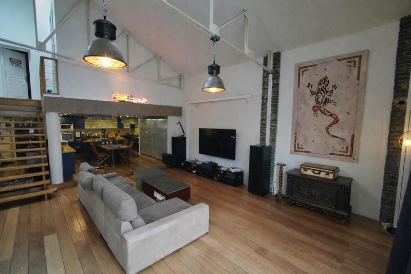 Loft - 246 m² - 8 pièces