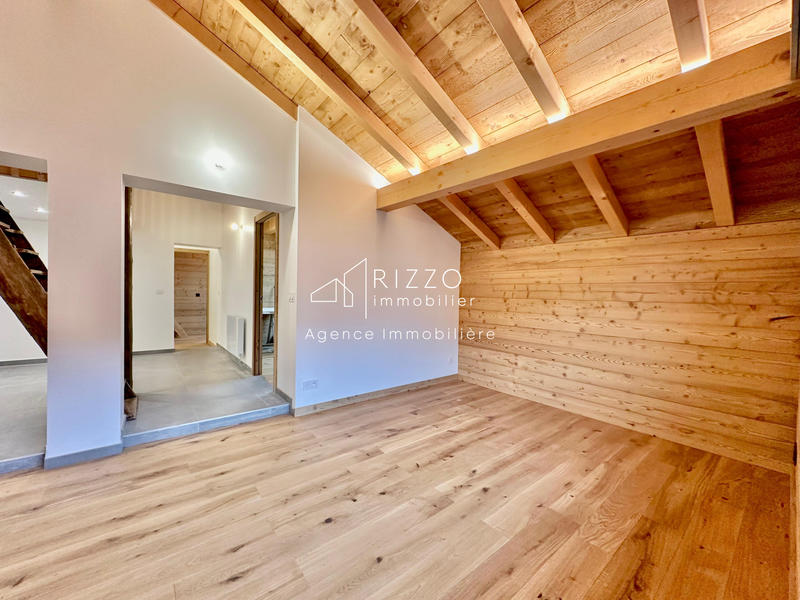 Appartement - 99 m² - 4 pièces