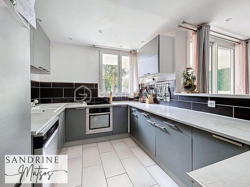 Appartement - 102 m² - 5 pièces