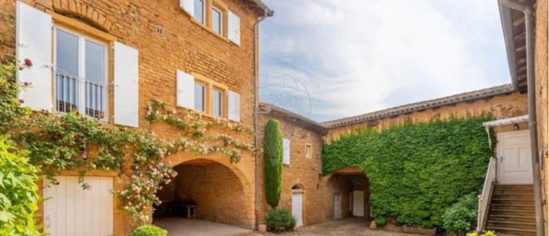 Maison - 403 m² - 10 pièces