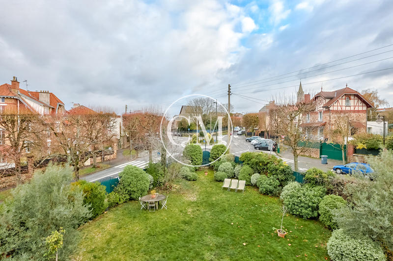 Maison - 205 m² - 6 pièces