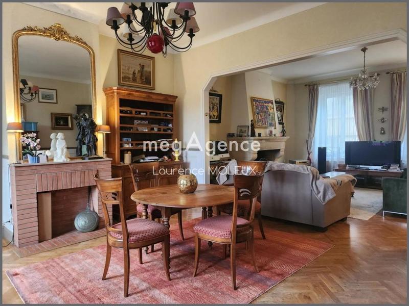 Maison - 245 m² - 7 pièces