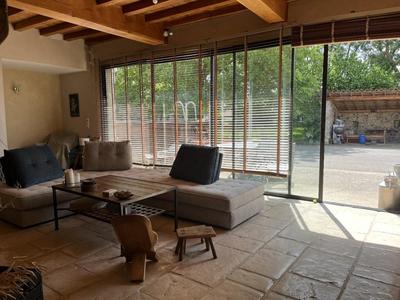 Propriété - 228 m² - 7 pièces