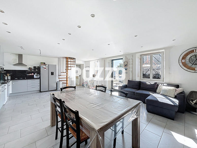 Maison - 93 m² - 3 pièces