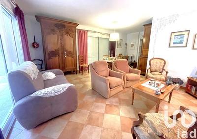 Maison - 221 m² - 6 pièces