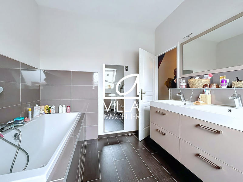 Maison - 149 m² - 5 pièces