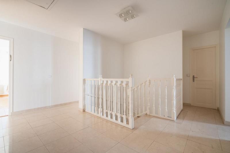 Maison - 245 m² - 6 pièces