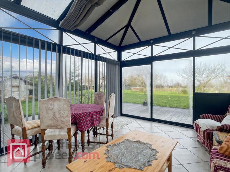 Maison - 260 m² - 9 pièces