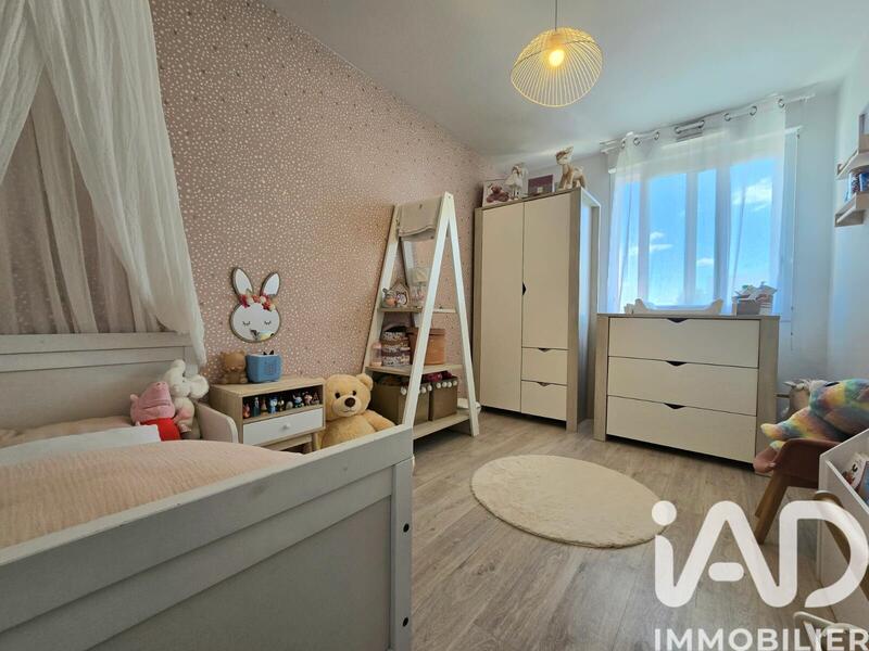 Maison - 93 m² - 4 pièces