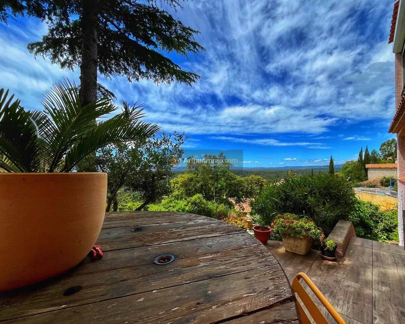 Maison - 148 m² - 8 pièces