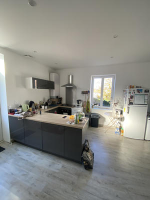 Appartement - 100 m² - 3 pièces