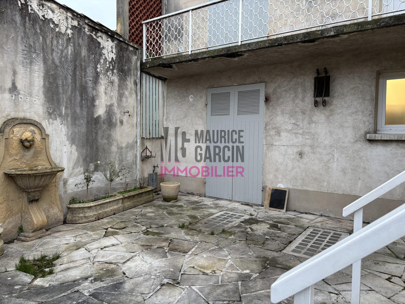 Maison - 312 m² - 9 pièces