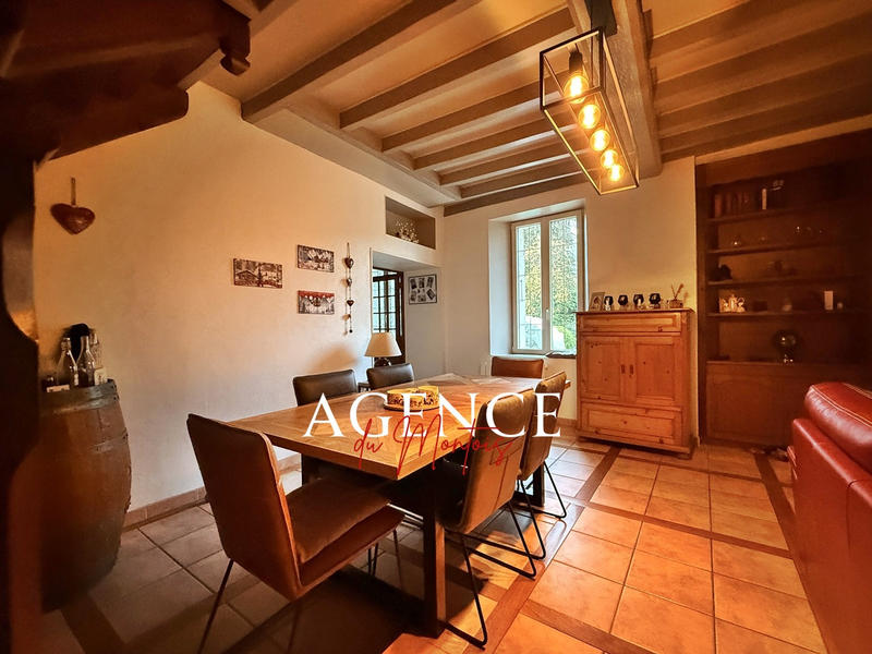 Maison - 205 m² - 5 pièces
