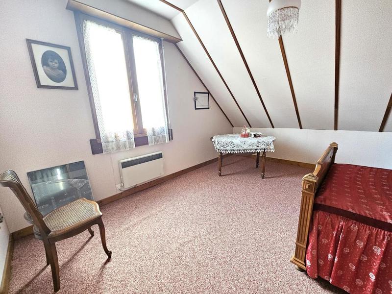 Maison - 187 m² - 9 pièces