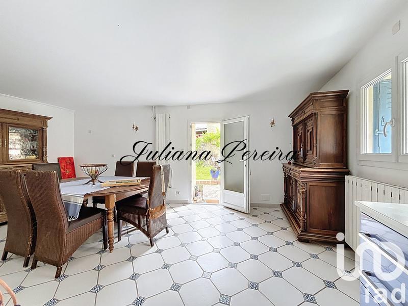 Maison - 177 m² - 9 pièces